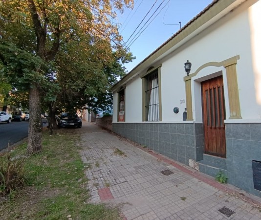 Casa en Venta Pellegrini al 500