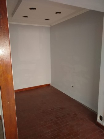 LOCAL A LA VENTA EN CALLE URUGUAY