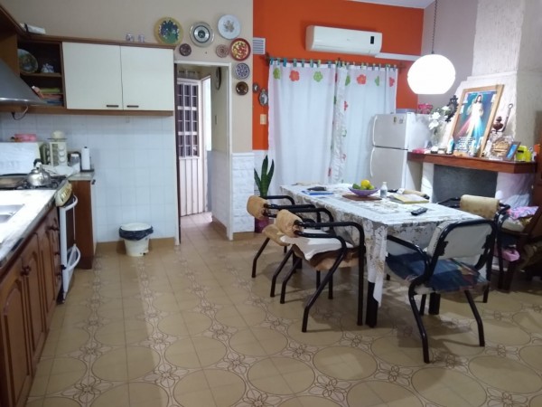 CASA EN CALLE JUAN BAEZ AL 800