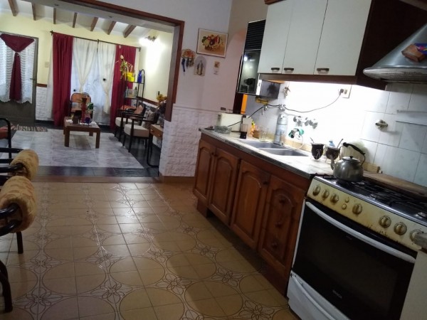 CASA EN CALLE JUAN BAEZ AL 800
