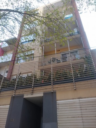 CALLE MISIONES N°163,  4° PISO "C" CONTRAFRENTE 