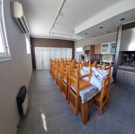 CASA A LA VENTA EN ZONA SANTA TERESITA 