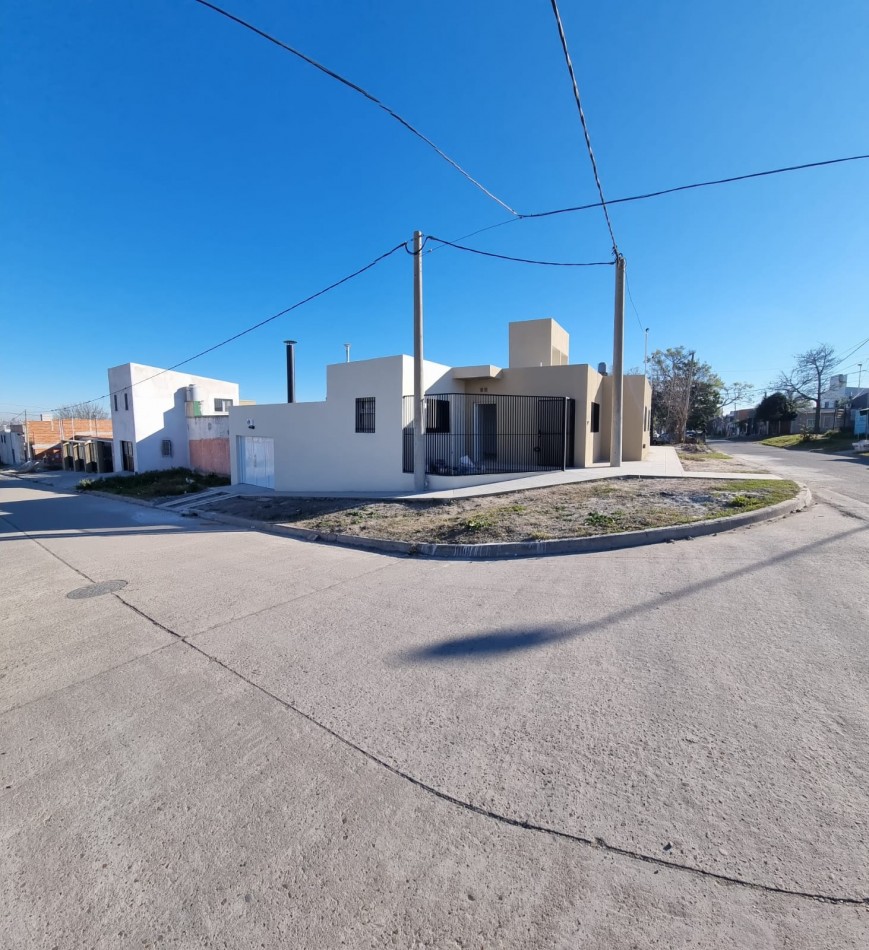 CASA A LA VENTA A ESTRENAR EN CALLE ISLA SOLEDAD Y PCIA DE  ENTRE RIOS 