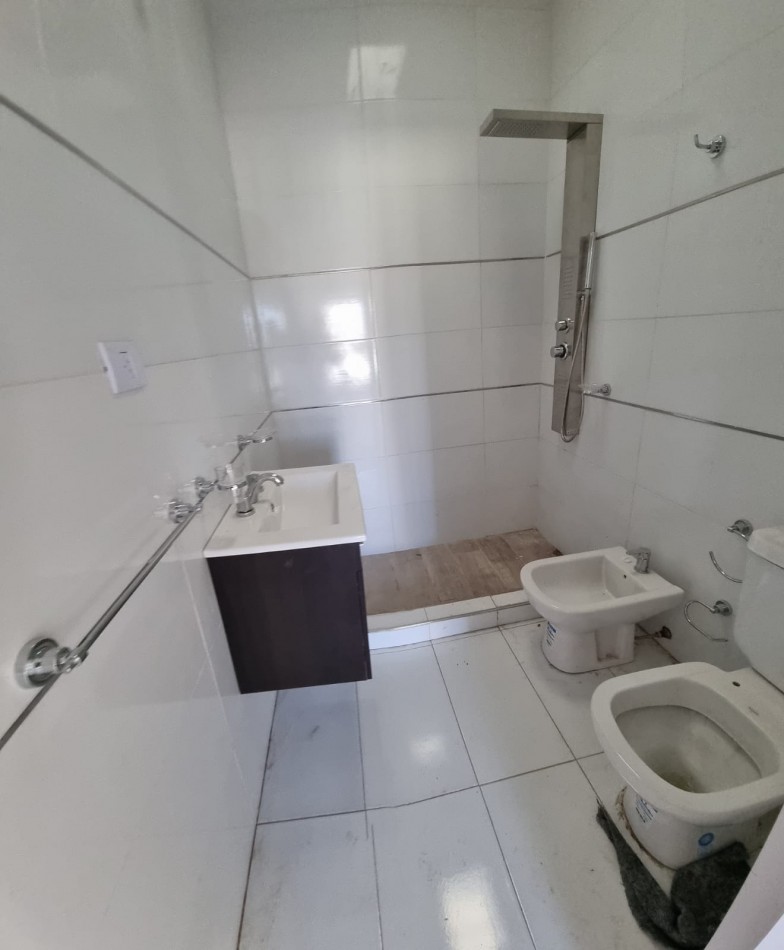 CASA A LA VENTA A ESTRENAR EN CALLE ISLA SOLEDAD Y PCIA DE  ENTRE RIOS 