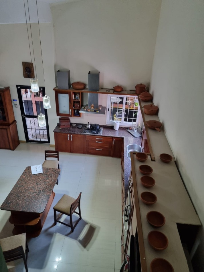 CASA A LA VENTA EN CALLE EL GUAYACAN