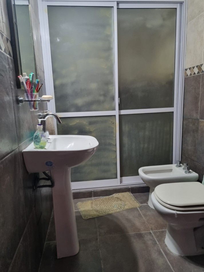 CASA A LA VENTA EN CALLE EL GUAYACAN