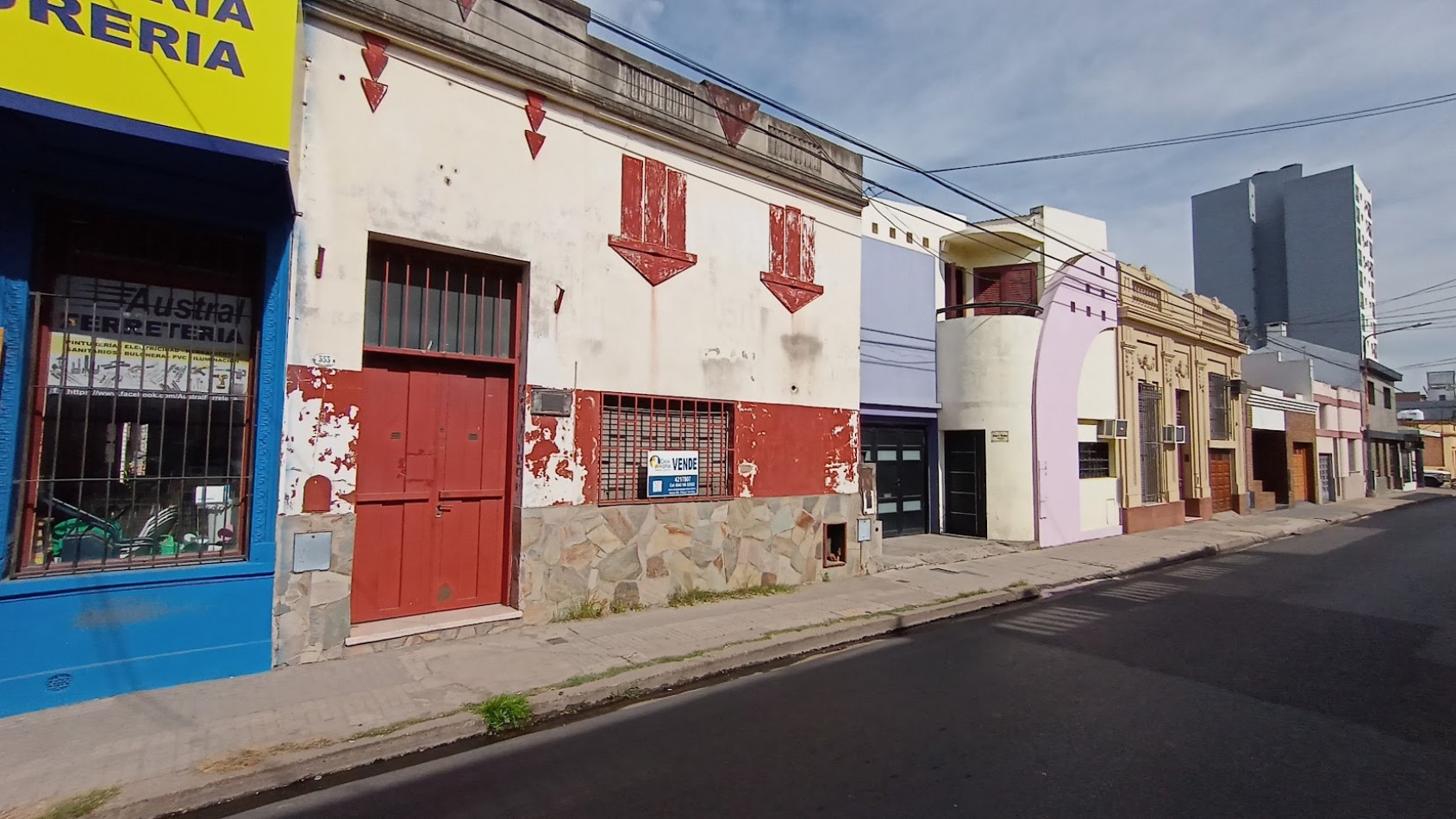 CASA EN VENTA A DEMOLER, CALLE 25 DE JUNIO No 353