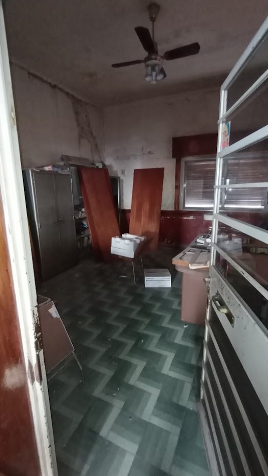 CASA EN VENTA A DEMOLER, CALLE 25 DE JUNIO No 353
