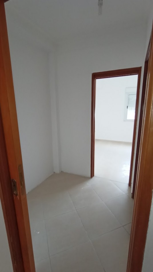 CALLE MISIONES N°163,  4° PISO "C" CONTRAFRENTE 