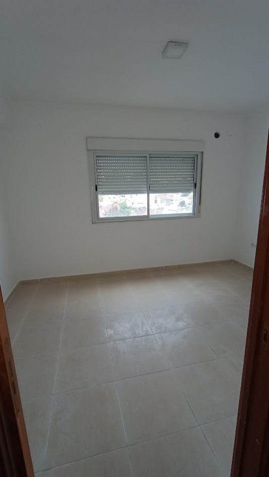 CALLE MISIONES N°163,  4° PISO "C" CONTRAFRENTE 