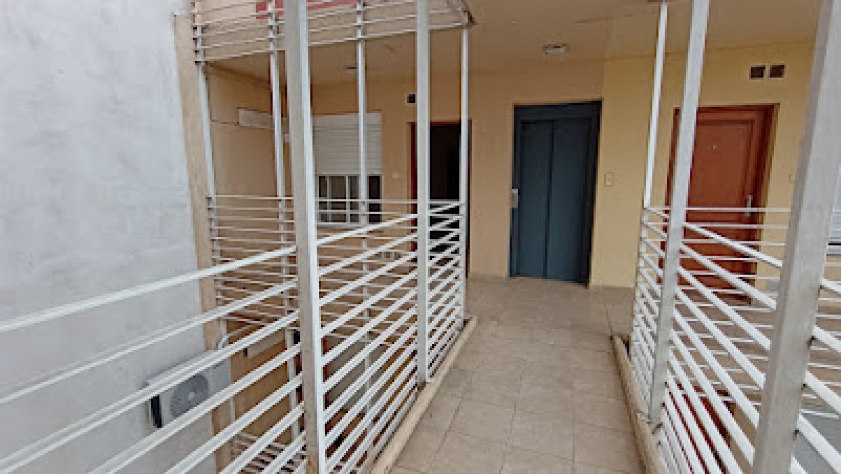 CALLE MISIONES N°163,  4° PISO "C" CONTRAFRENTE 