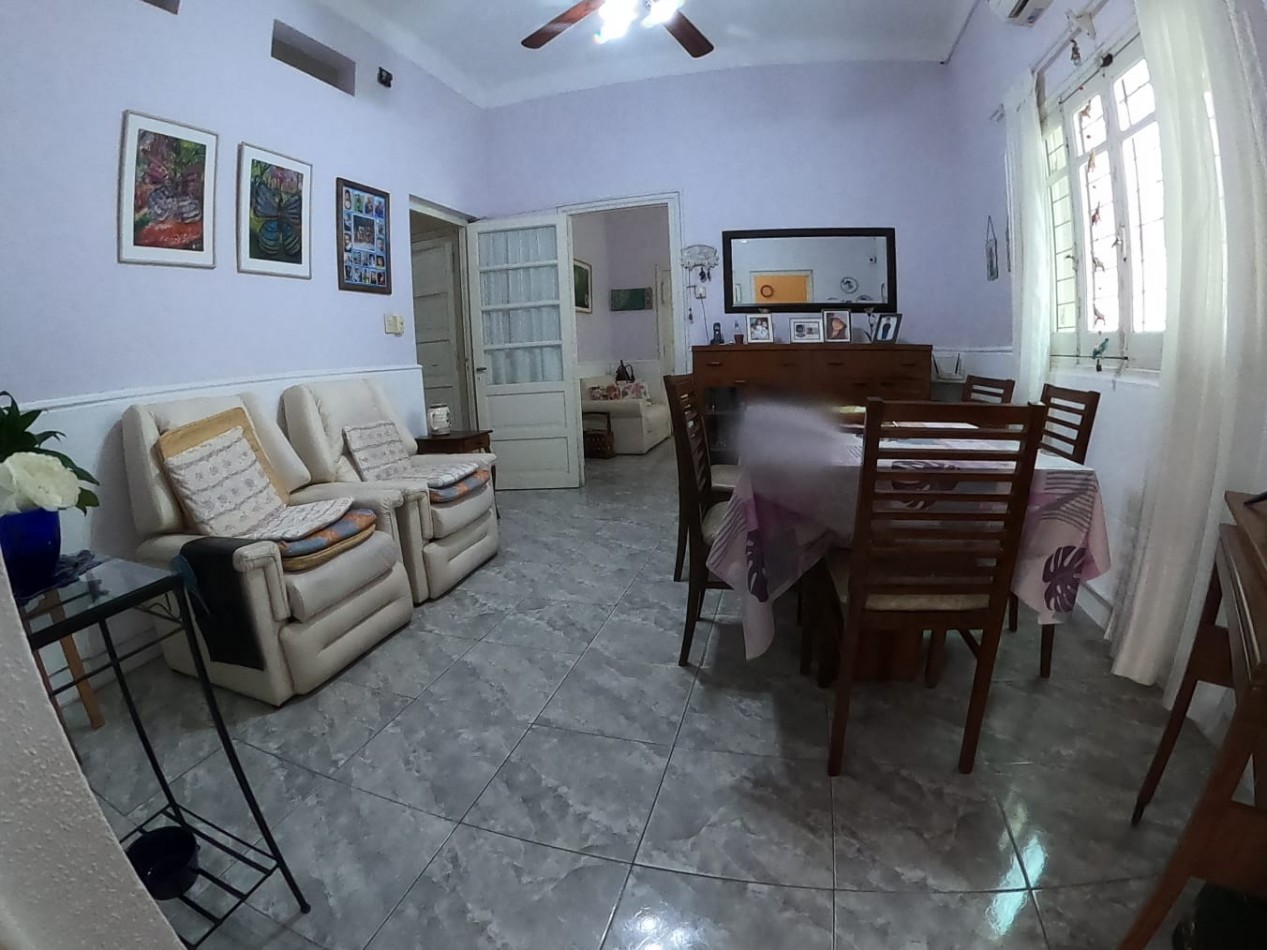 AV Almafuerte al 885 - AMPLIA CASA EN VENTA CON LOCALES COMERCIALES 