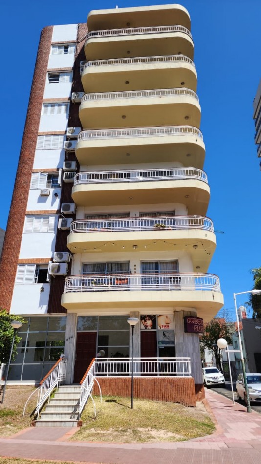LOCAL EN VENTA EN MITRE Y CATAMARCA 