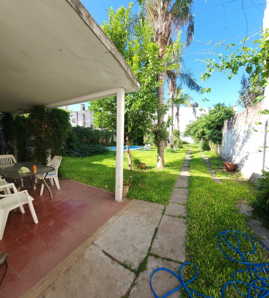  CALLE  ALFREDO NUX IMPORTANTE CASA A LA VENTA 