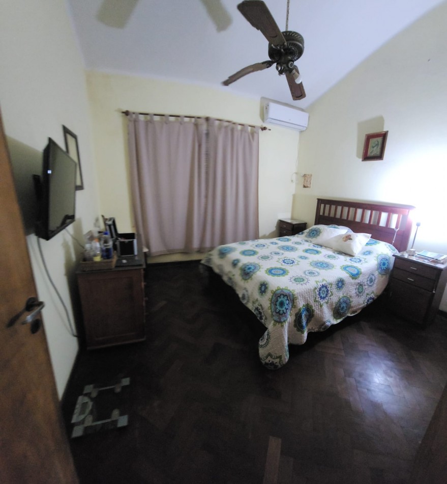  CALLE  ALFREDO NUX IMPORTANTE CASA A LA VENTA 