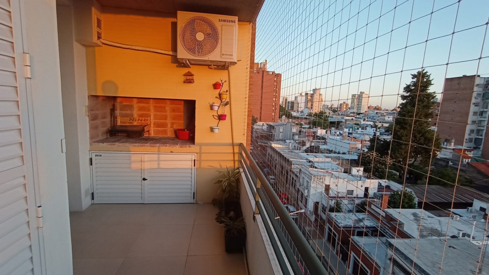 URQUIZA 1364  DEPARTAMENTO A LA VENTA DE 1 DORMITORIO AL FRENTE CON ASADOR