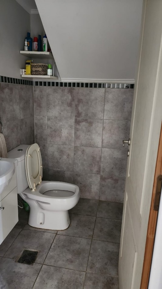 CASA A LA VENTA EN ZONA AV ZANNI Y CRISOLOGO LARRALDE 