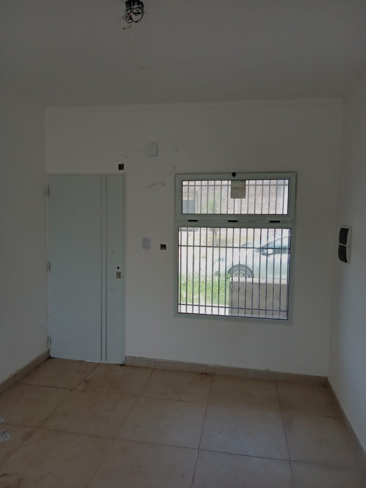 CASA A LA VENTA A ESTRENAR EN CALLE ISLA SOLEDAD Y PCIA DE  ENTRE RIOS 