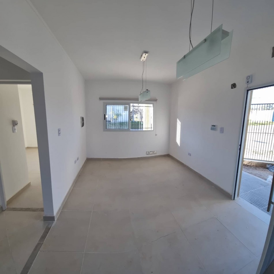 CASA A LA VENTA A ESTRENAR EN CALLE ISLA SOLEDAD Y PCIA DE  ENTRE RIOS 