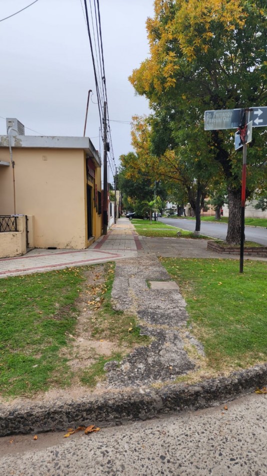 CASA  EN VENTA EN CALLE GRELLA Y PASCUAL GAN 