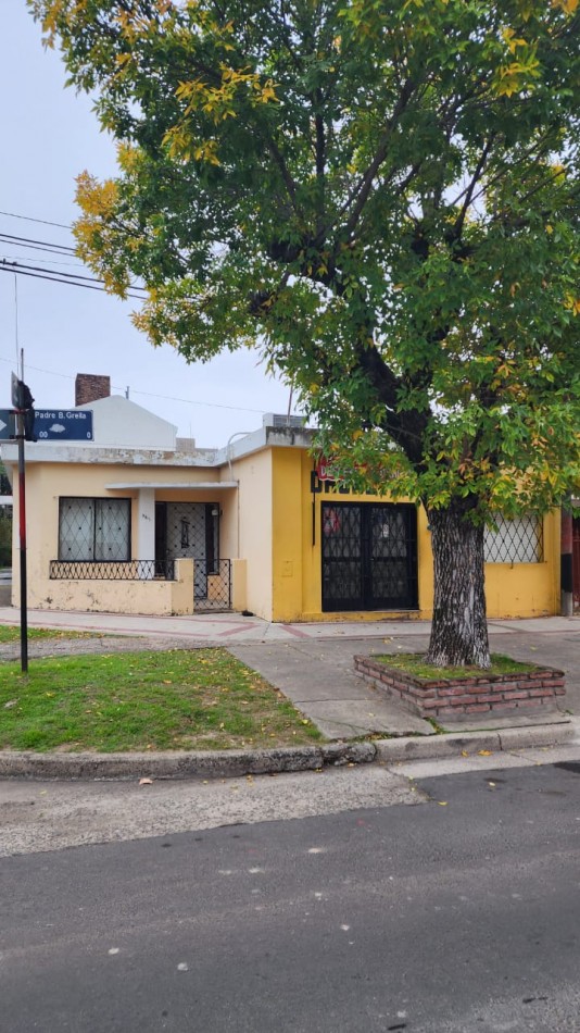 CASA  EN VENTA EN CALLE GRELLA Y PASCUAL GAN 