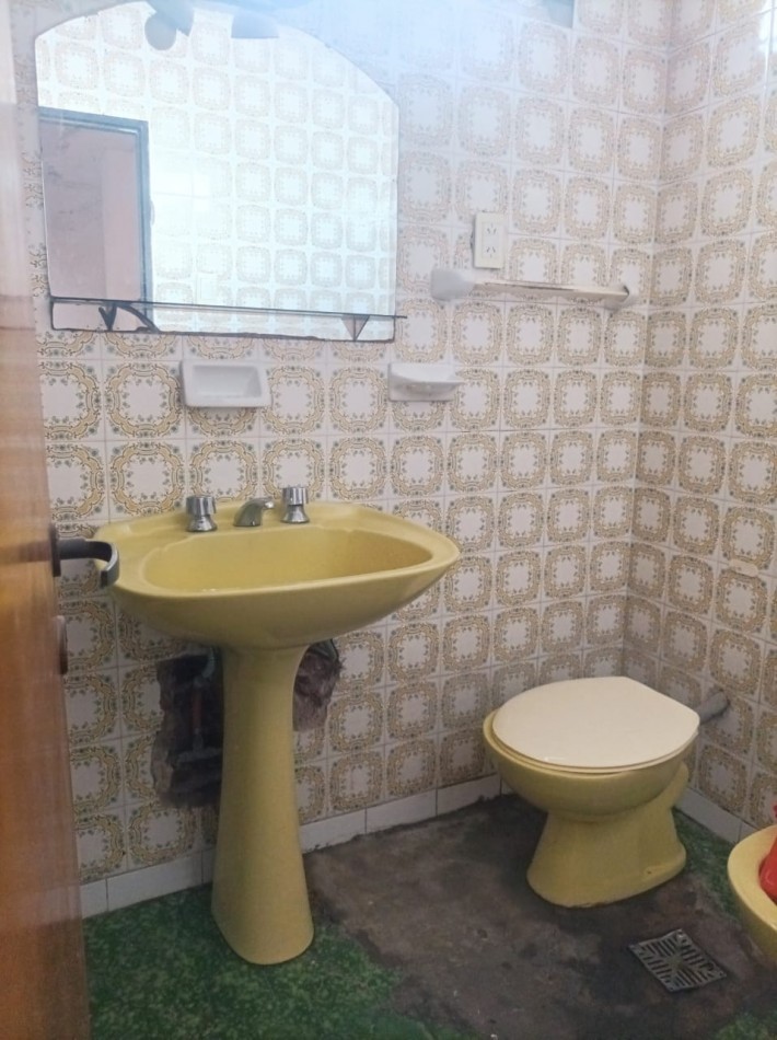 VENDO CASA EN CALLE JOSE DELGADO ( ZONA ALMA FUERTE, SUPER VEA)