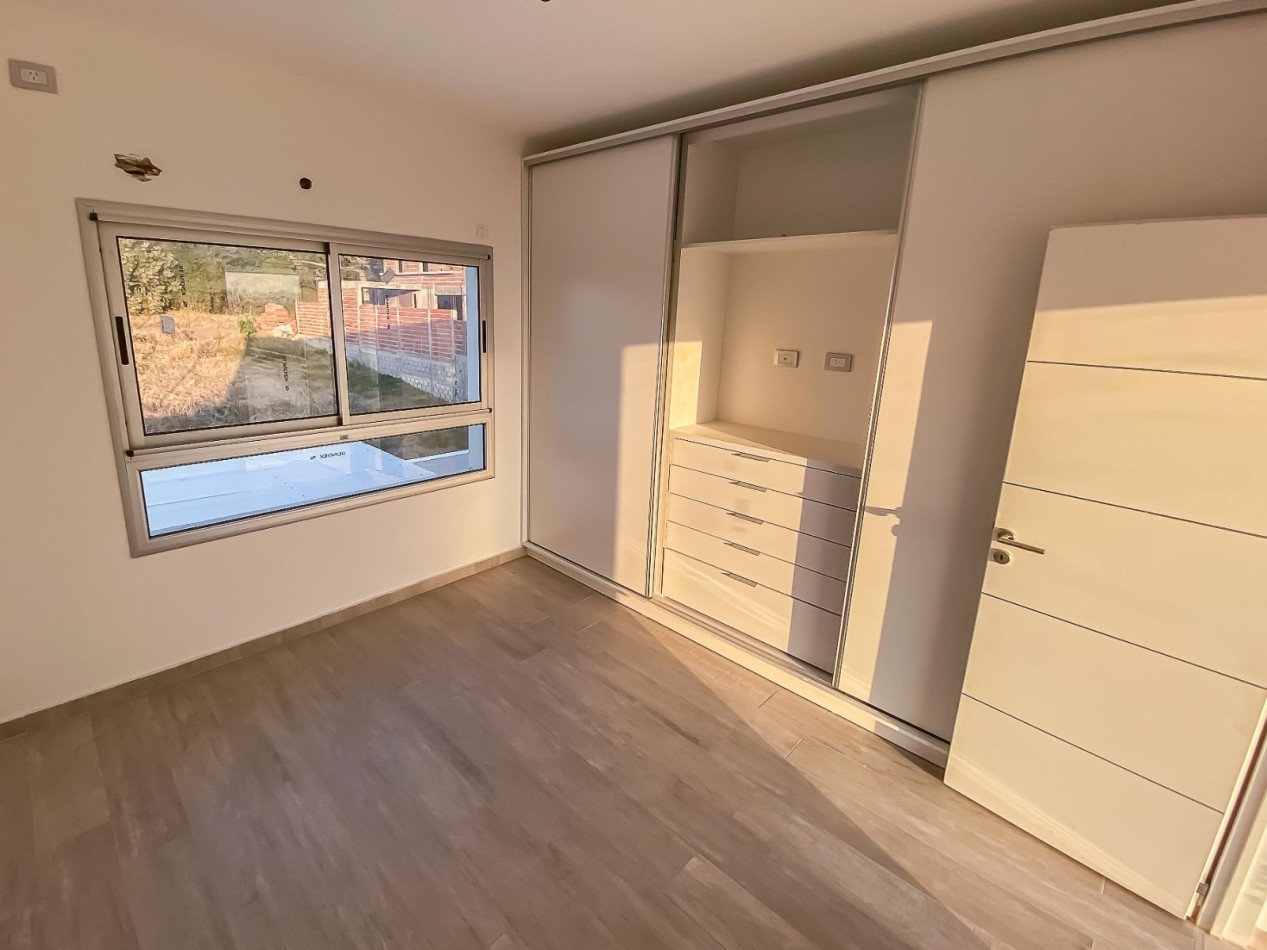CASA EN ALQUILER  A ESTRENAR EN ZONA LOPEZ JORDAN Y DARWIN 