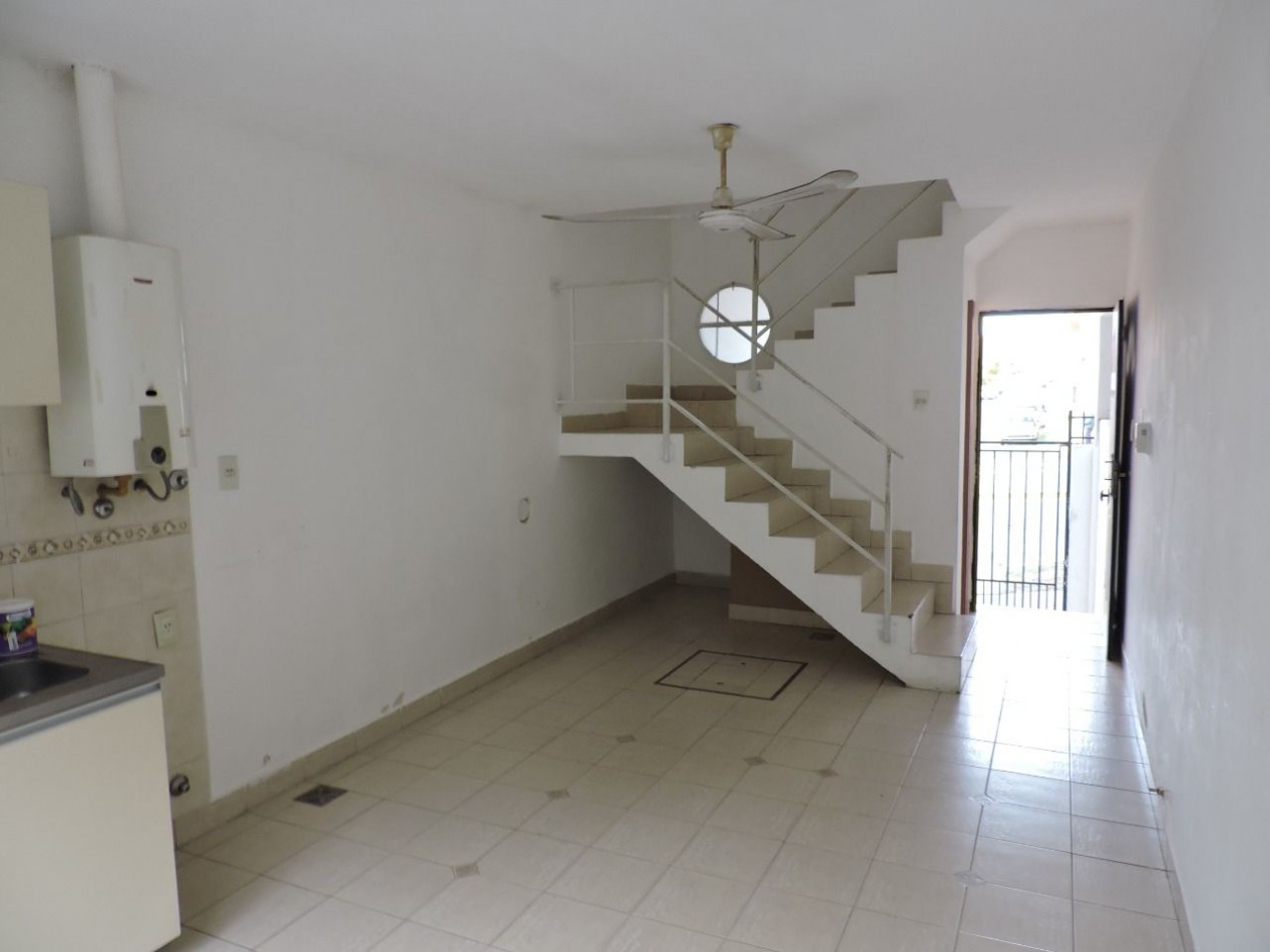 DUPLEX EN VENTA SOBRE AVENIDA RAMIREZ