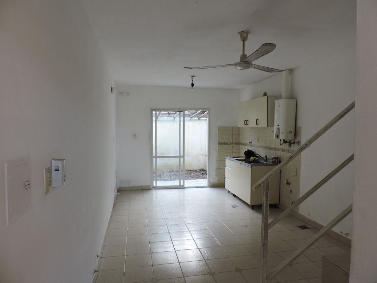 DUPLEX EN VENTA SOBRE AVENIDA RAMIREZ