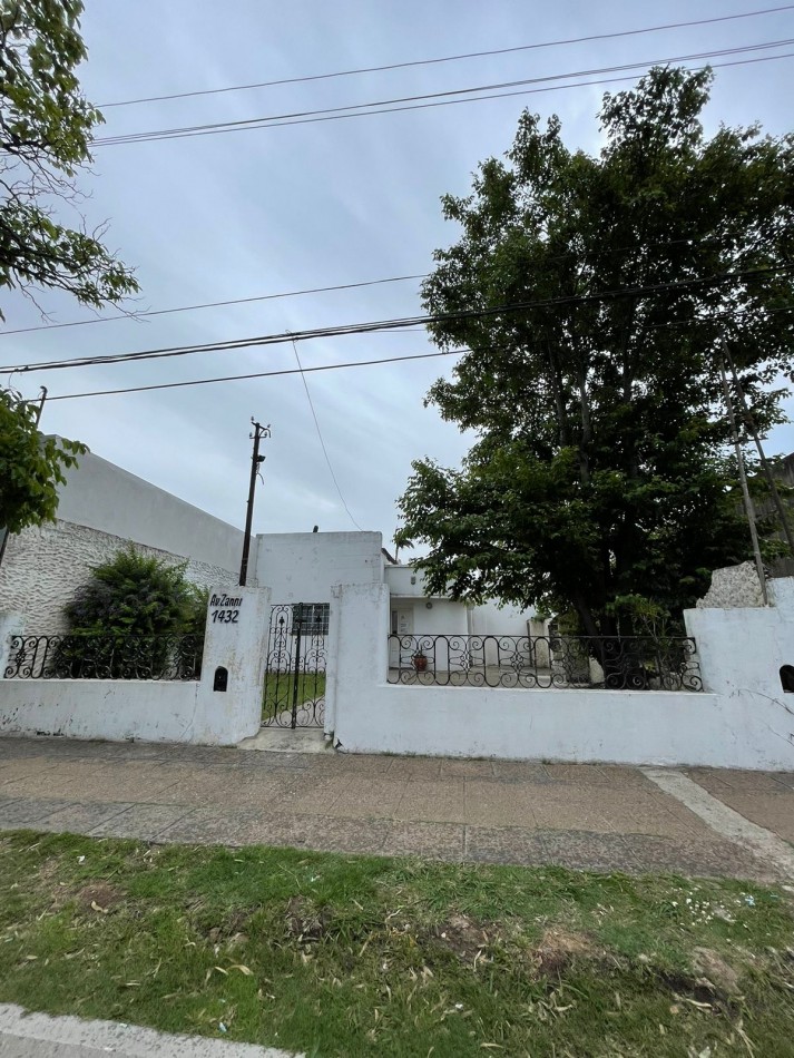 CASA A RECICLAR  EN VENTA EN AVENIDA ZANNI