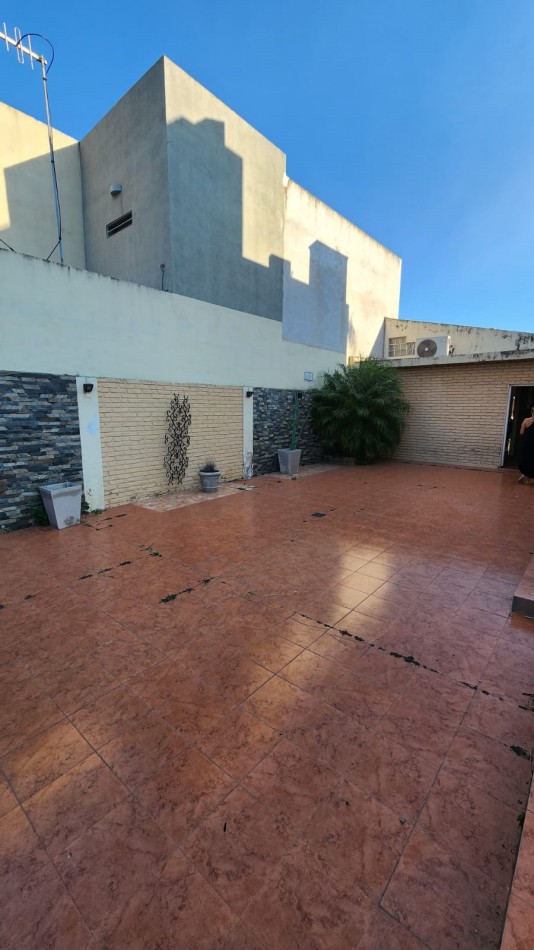 AVENIDA ZANNI CASA A LA VENTA 