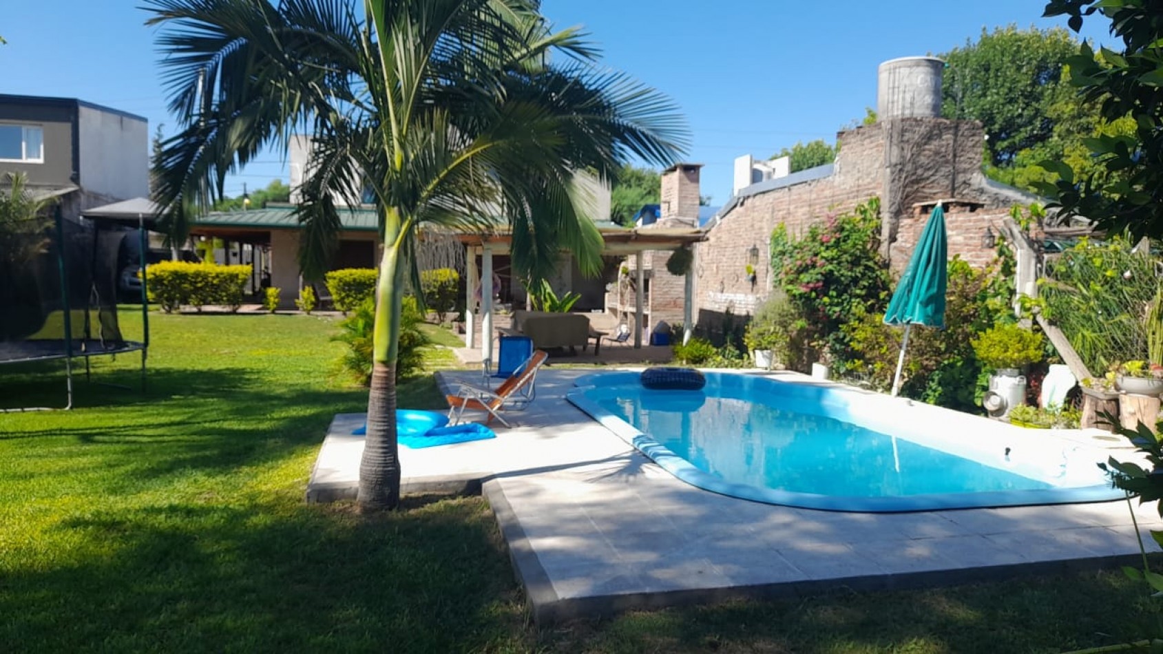 CASA A LA VENTA EN CALLE EL GUAYACAN 