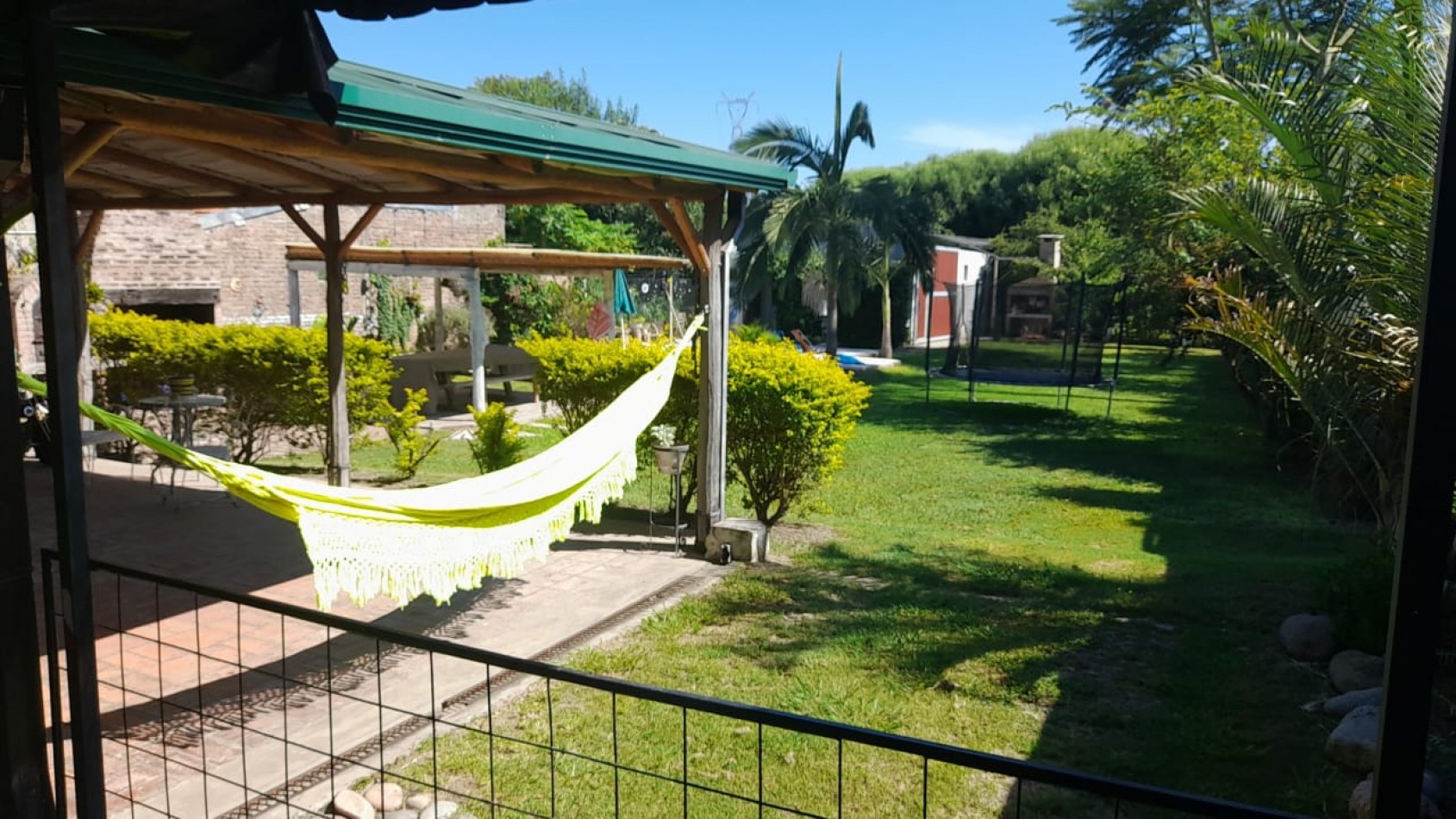 CASA A LA VENTA EN CALLE EL GUAYACAN 