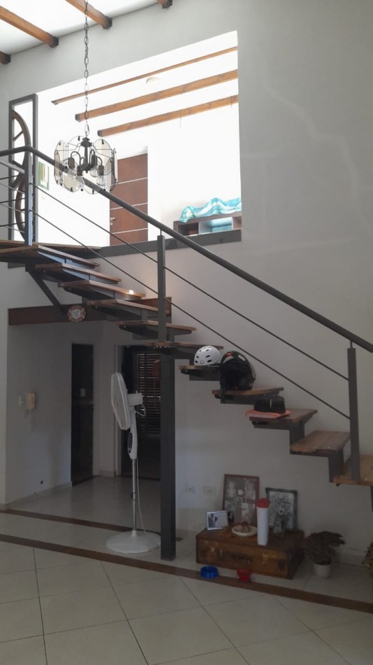 CASA A LA VENTA EN CALLE EL GUAYACAN 