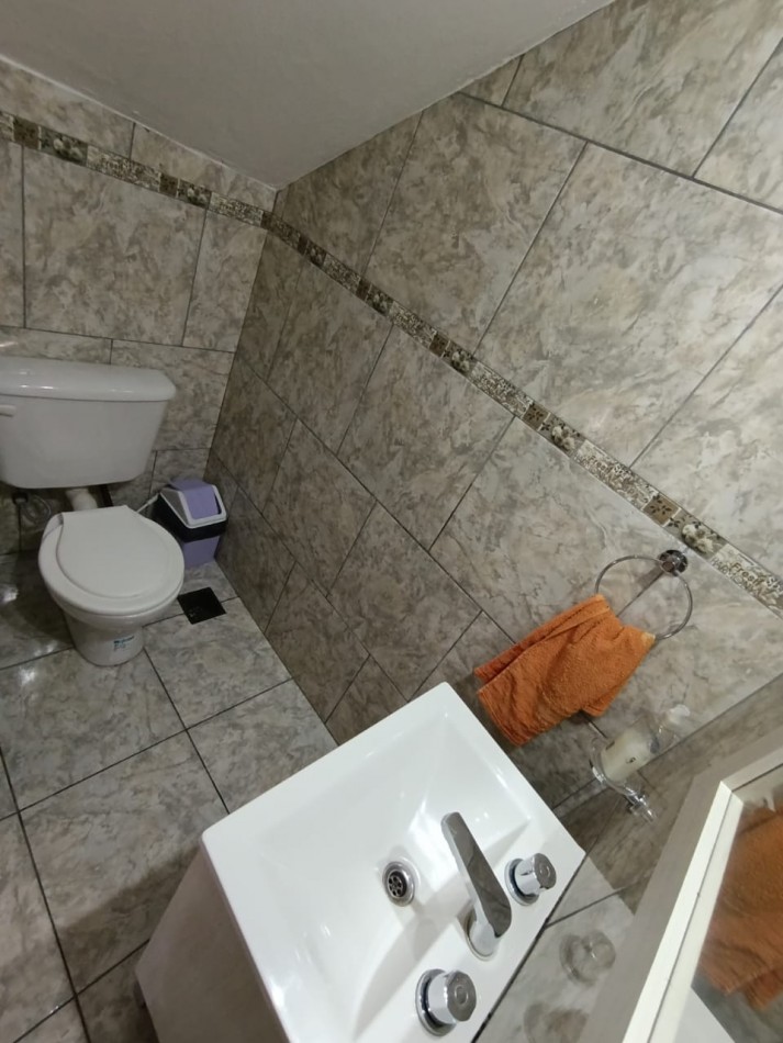CASA EN ZONA CENTRO - CALLE GUALEGUAYCHU 