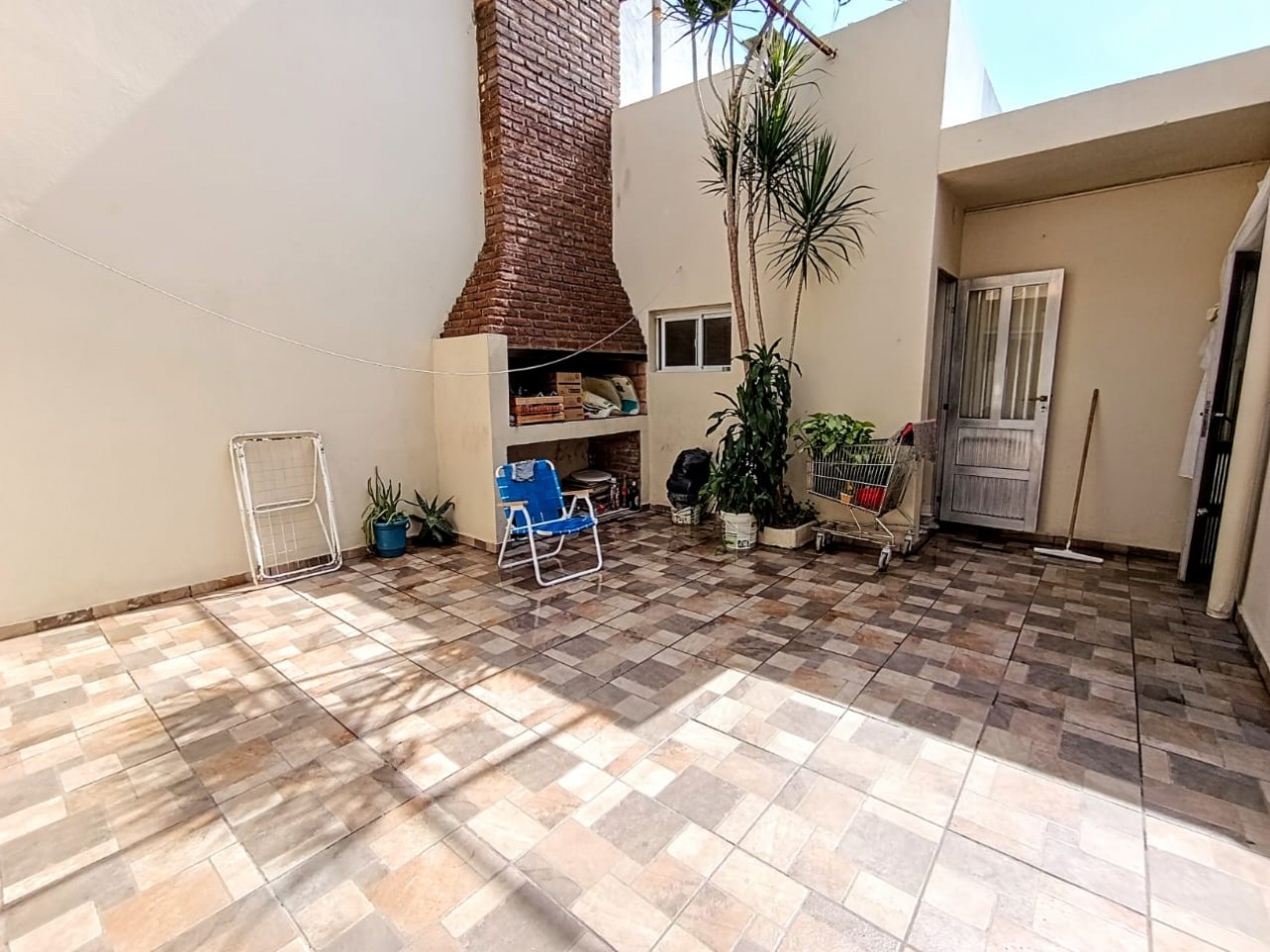 CASA EN ZONA CENTRO - CALLE GUALEGUAYCHU 