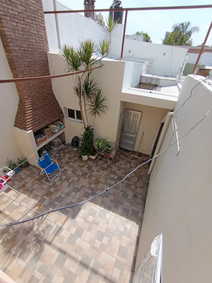 CASA EN ZONA CENTRO - CALLE GUALEGUAYCHU 