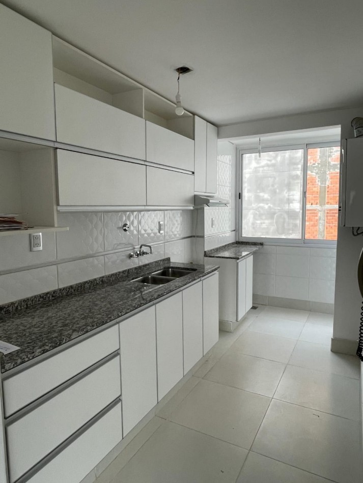 VENDO DEPTO EN CALLE CORDOBA 596, CASI  MALVINAS 