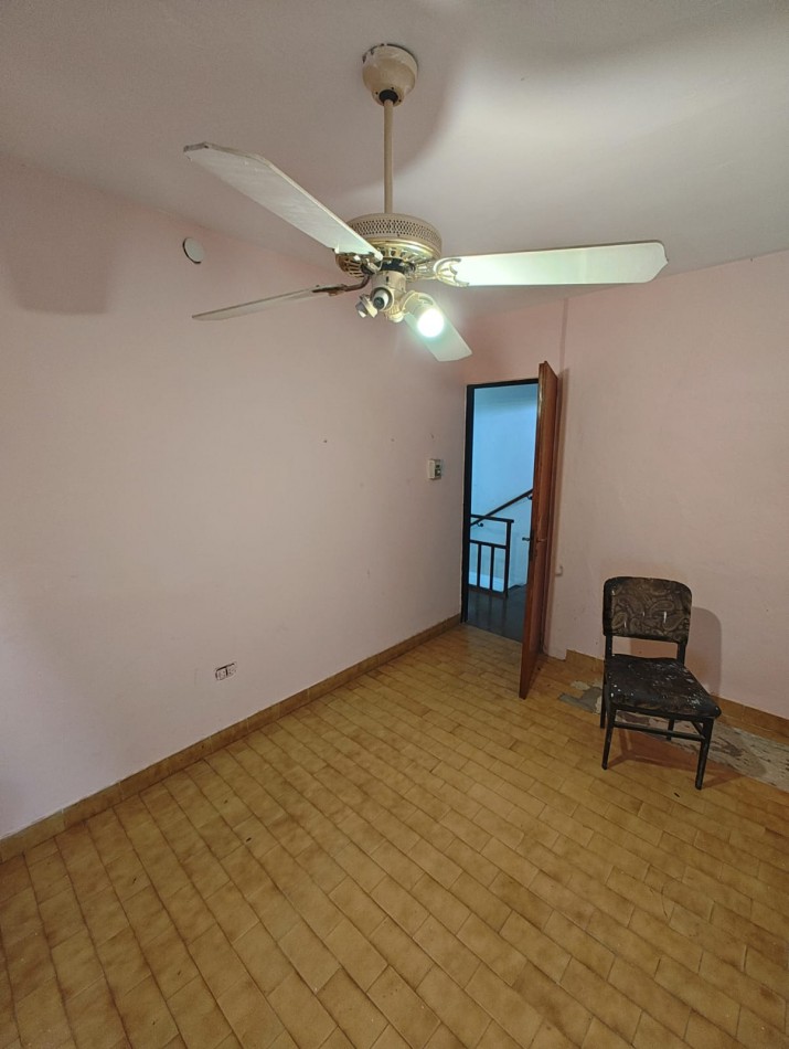 VENDO CASA EN CALLE JOSE DELGADO ( ZONA ALMA FUERTE, SUPER VEA)