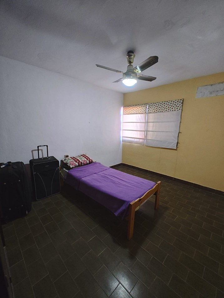VENDO CASA EN CALLE JOSE DELGADO ( ZONA ALMA FUERTE, SUPER VEA)