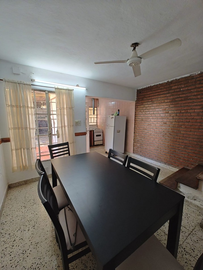 VENDO CASA EN CALLE JOSE DELGADO ( ZONA ALMA FUERTE, SUPER VEA)