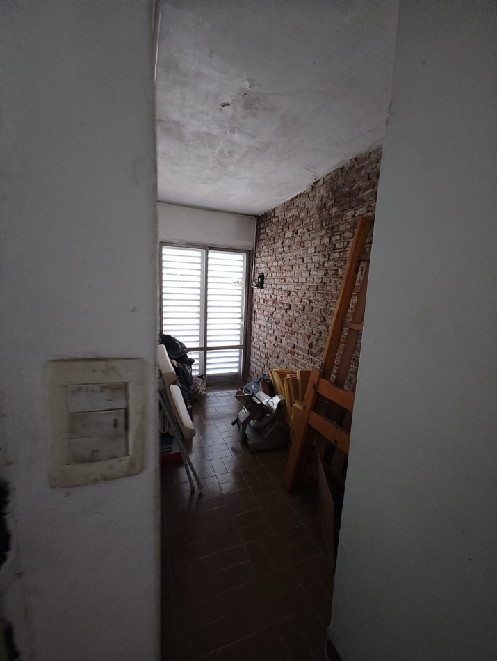 VENDO CASA EN CALLE JOSE DELGADO ( ZONA ALMA FUERTE, SUPER VEA)