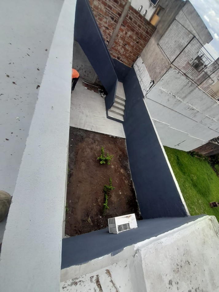CALLE MONZON (Zona Artigas y Santos Dominguez )  casa en venta refuncionalizada