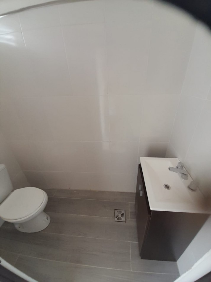 CALLE MONZON (Zona Artigas y Santos Dominguez )  casa en venta refuncionalizada