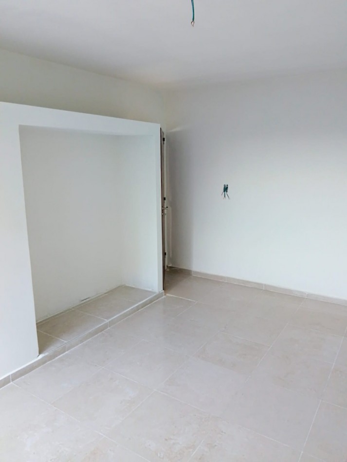 CALLE MONZON (Zona Artigas y Santos Dominguez )  casa en venta refuncionalizada