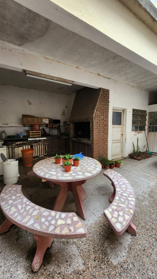 CASA A LA VENTA EN AVENIDA CHURRUARIN