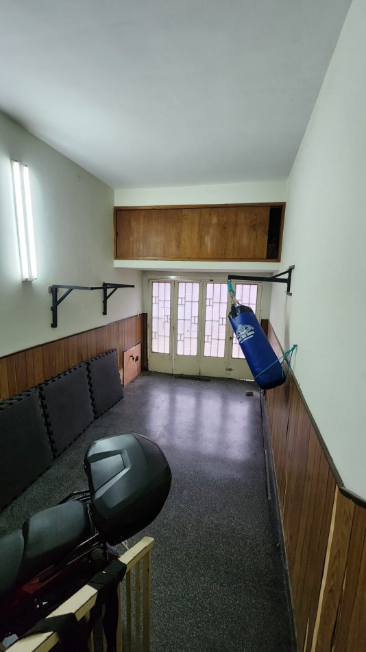 CASA A LA VENTA EN AVENIDA CHURRUARIN