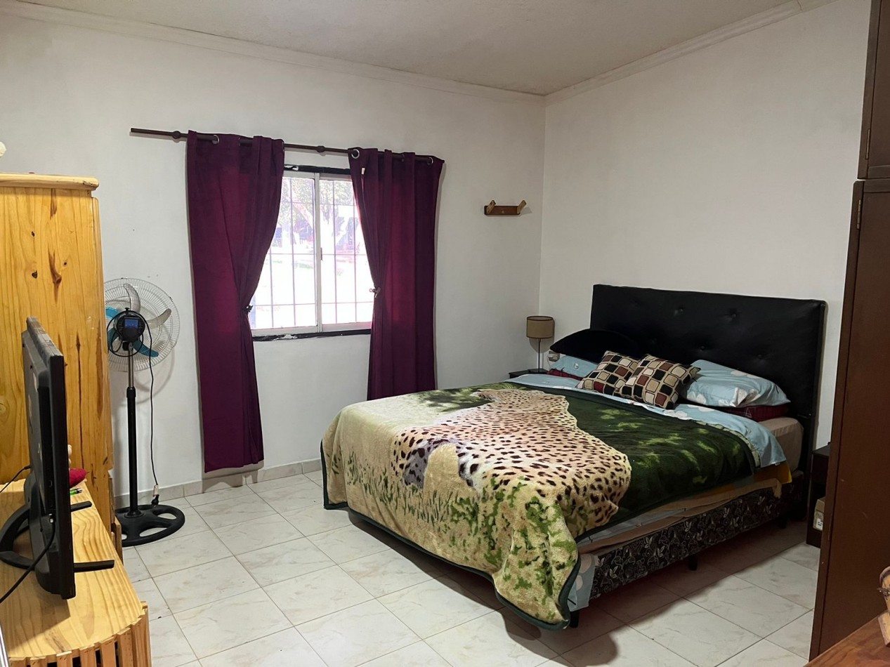 Casa con local en venta zona Gazzano de la Ciudad de Parana , en esquina con las calles  Hasenkamp y Viale