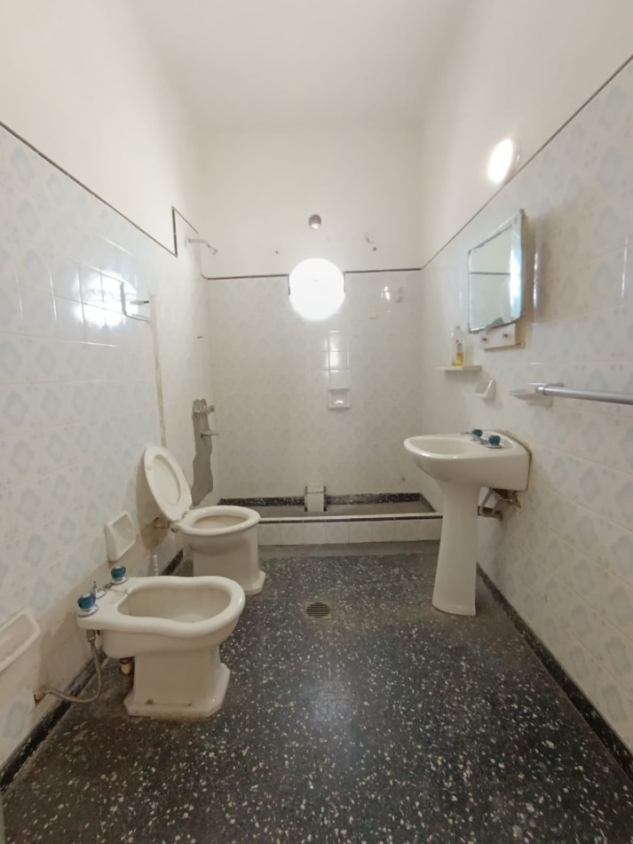 CASA  EN VENTA EN ZONA ZONA 5 ESQUINAS