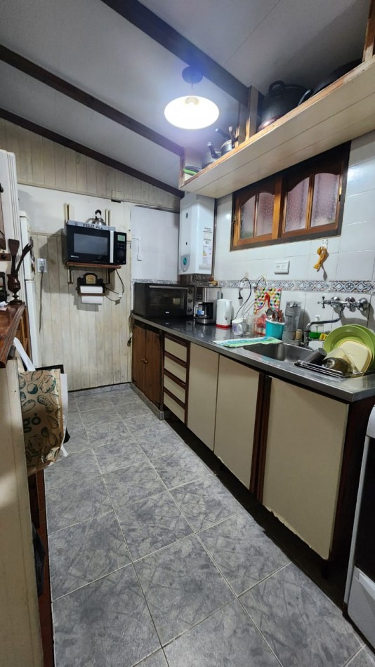 CASA A LA VENTA EN CALLE GOBERNADOR PARERA 